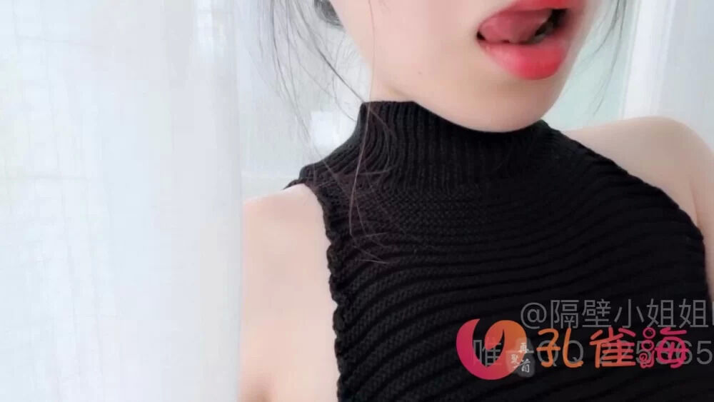 极品网红少女隔壁小姐姐之高领露背毛衣欧尼酱杀-花园的秘密